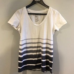 Gap Essential Soft V tee shirt